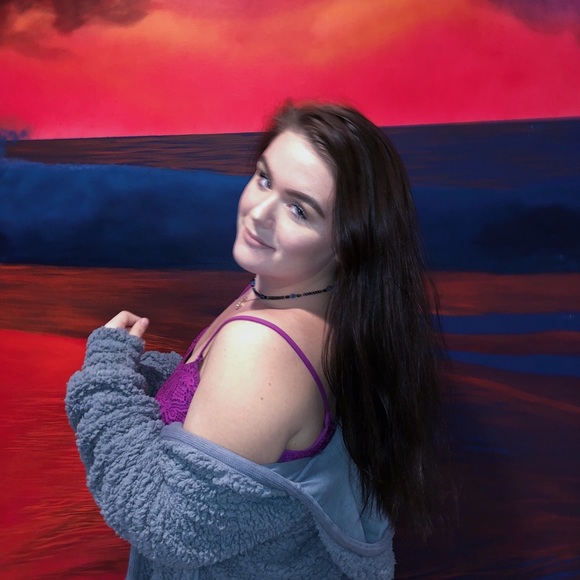 Meet your Posher, Megan - Picture 1 of 1